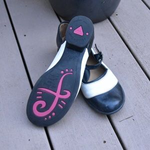 John Fluevog 9.5 Fellowship Maryjanes